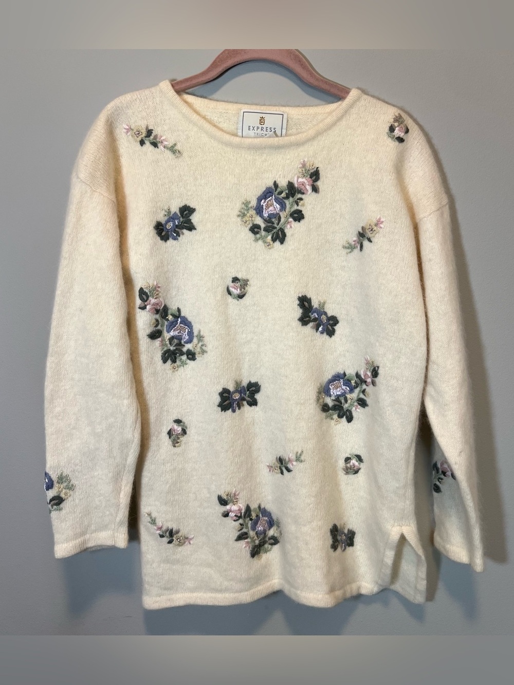Vintage Express Tricot Wool Angora Floral Embroidered Cream Sweater Small